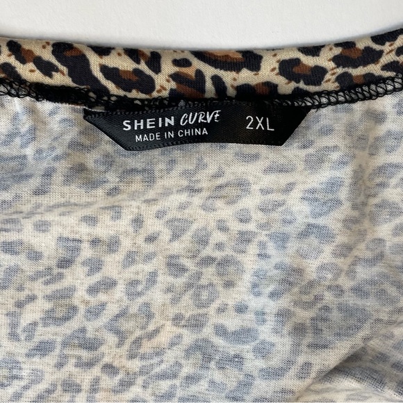 Long sleeve cropped blouse. Leopard print - Picture 2 of 3